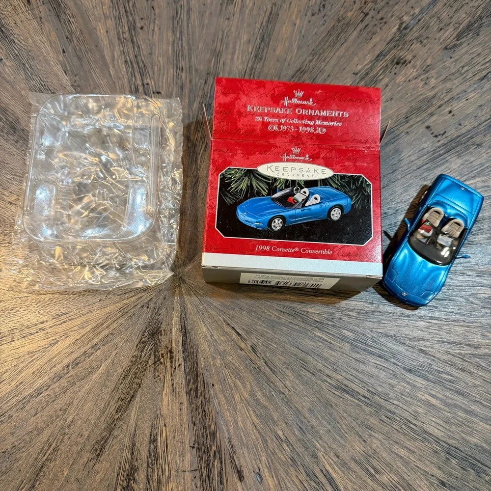 Hallmark Keepsake 1998‎ Corvette Convertible Christmas Ornament – Boxed